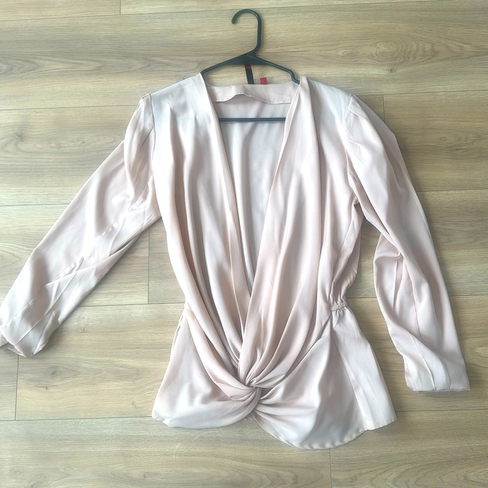 Saks Soft pink twisted top